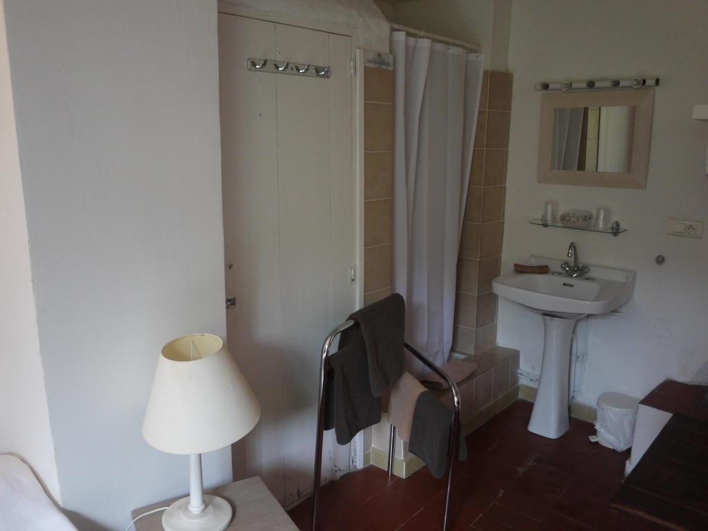Auberge Des Seguins Buoux Pokoj fotografie