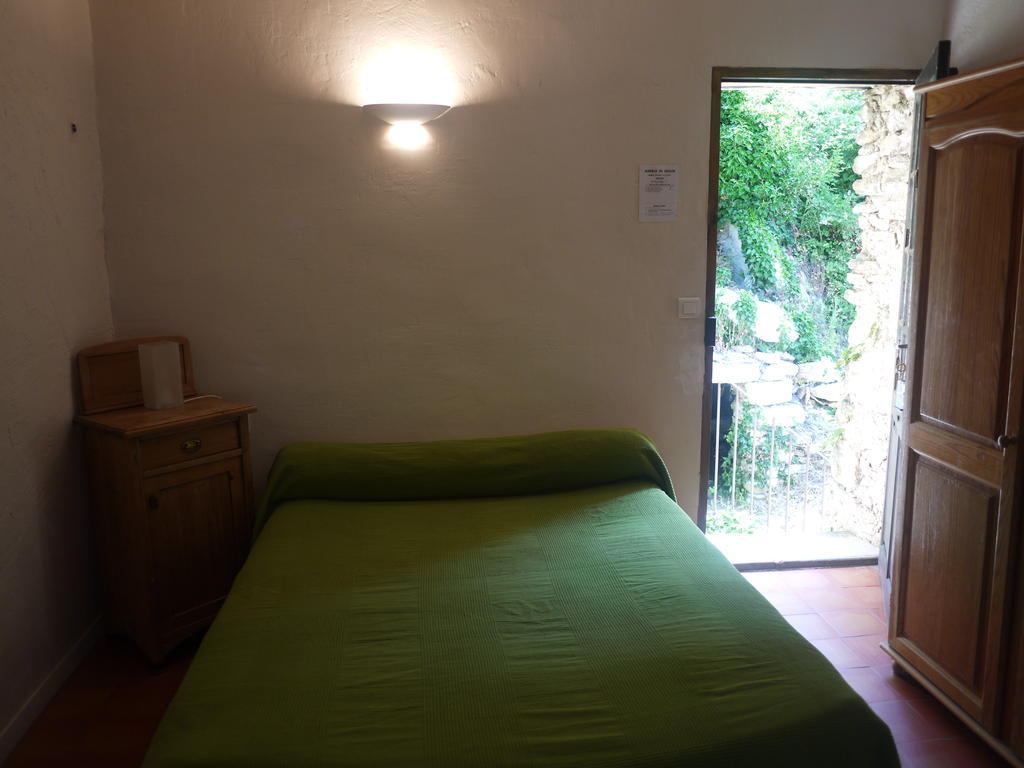Auberge Des Seguins Buoux Pokoj fotografie