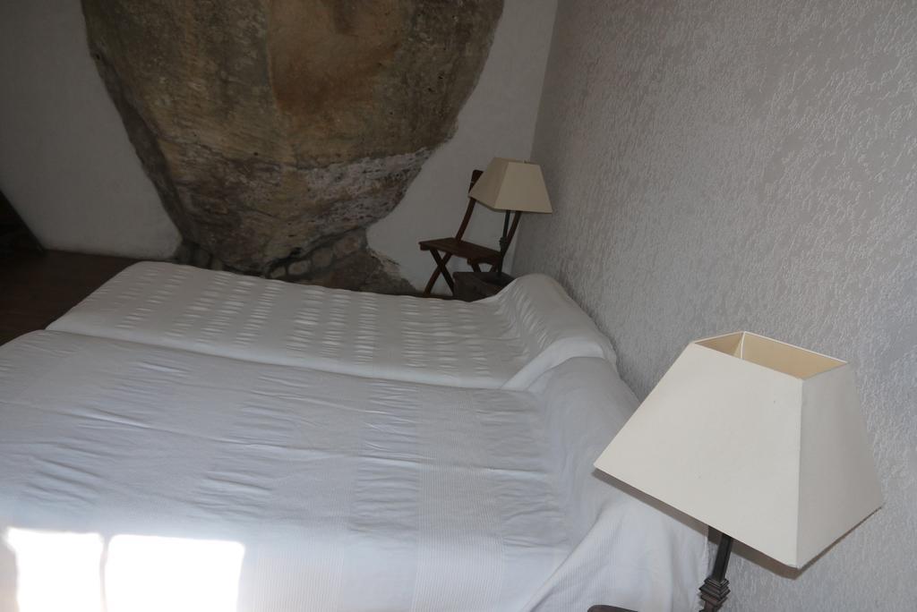 Auberge Des Seguins Buoux Pokoj fotografie