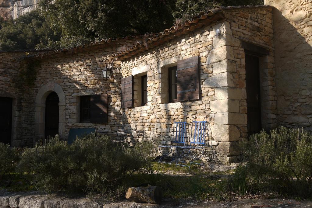 Auberge Des Seguins Buoux Exteriér fotografie