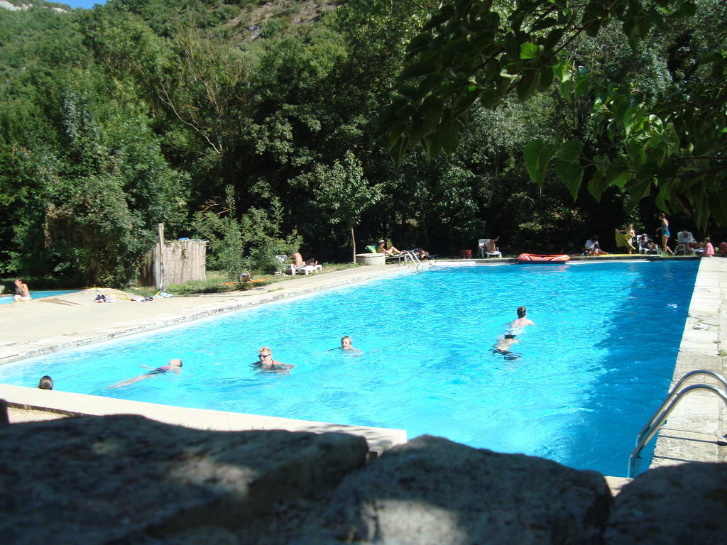 Auberge Des Seguins Buoux Exteriér fotografie
