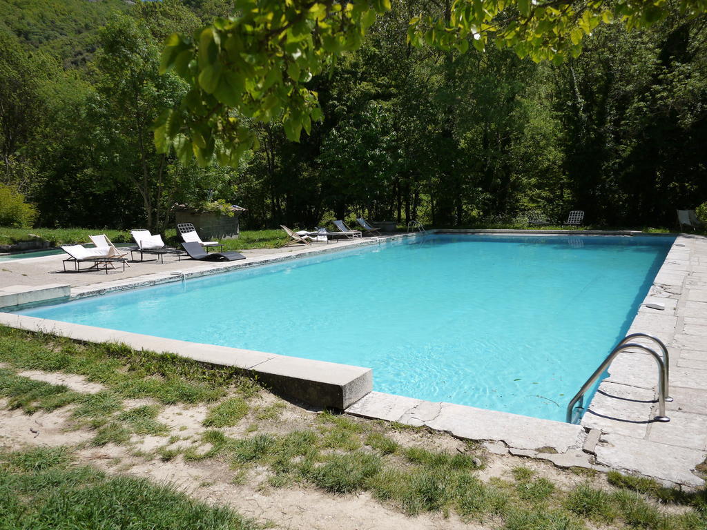 Auberge Des Seguins Buoux Exteriér fotografie